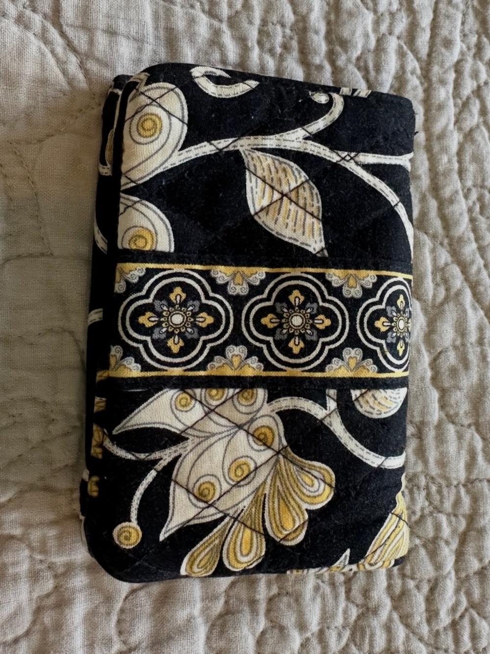 Vera Bradley Baroque Bifold Wallet Kiss Lock Coin Purse ID Retired